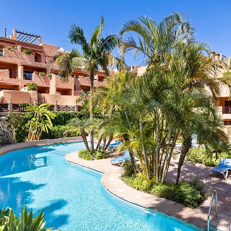 Prachtig Penthouse Met Zeezicht En Groot Zonneterras إِستيبونا